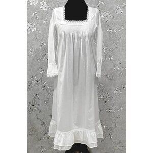Elegant White Long Sleeve Chemise